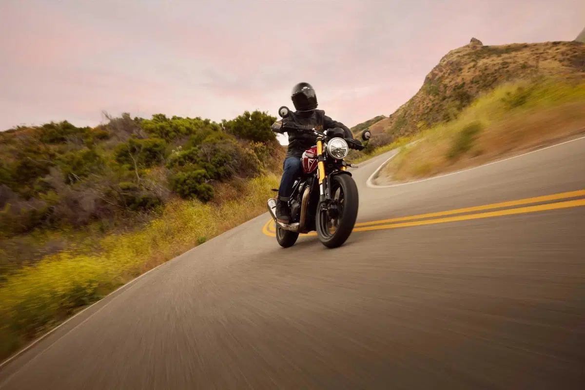 SOTTO EMBARGO. Triumph svela la sua nuova roadster: ecco a voi la Speed 400! [VIDEO] (3)