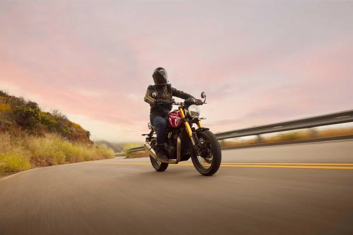 SOTTO EMBARGO. Triumph svela la sua nuova roadster: ecco a voi la Speed 400! [VIDEO] (4)
