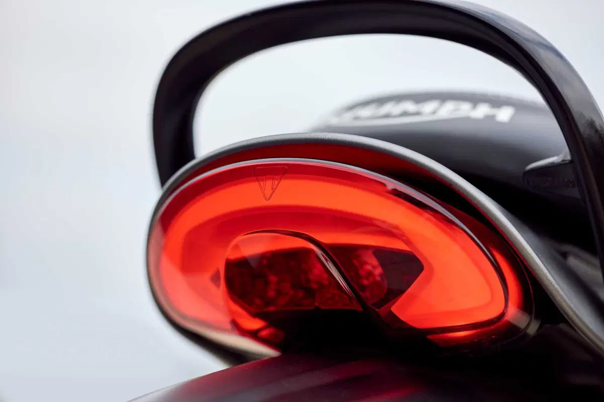 SOTTO EMBARGO. Triumph svela la sua nuova roadster: ecco a voi la Speed 400! [VIDEO] (20)