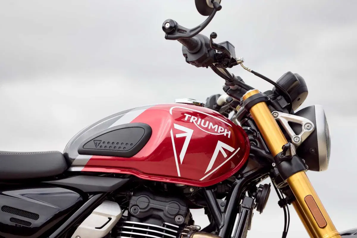 SOTTO EMBARGO. Triumph svela la sua nuova roadster: ecco a voi la Speed 400! [VIDEO] (25)