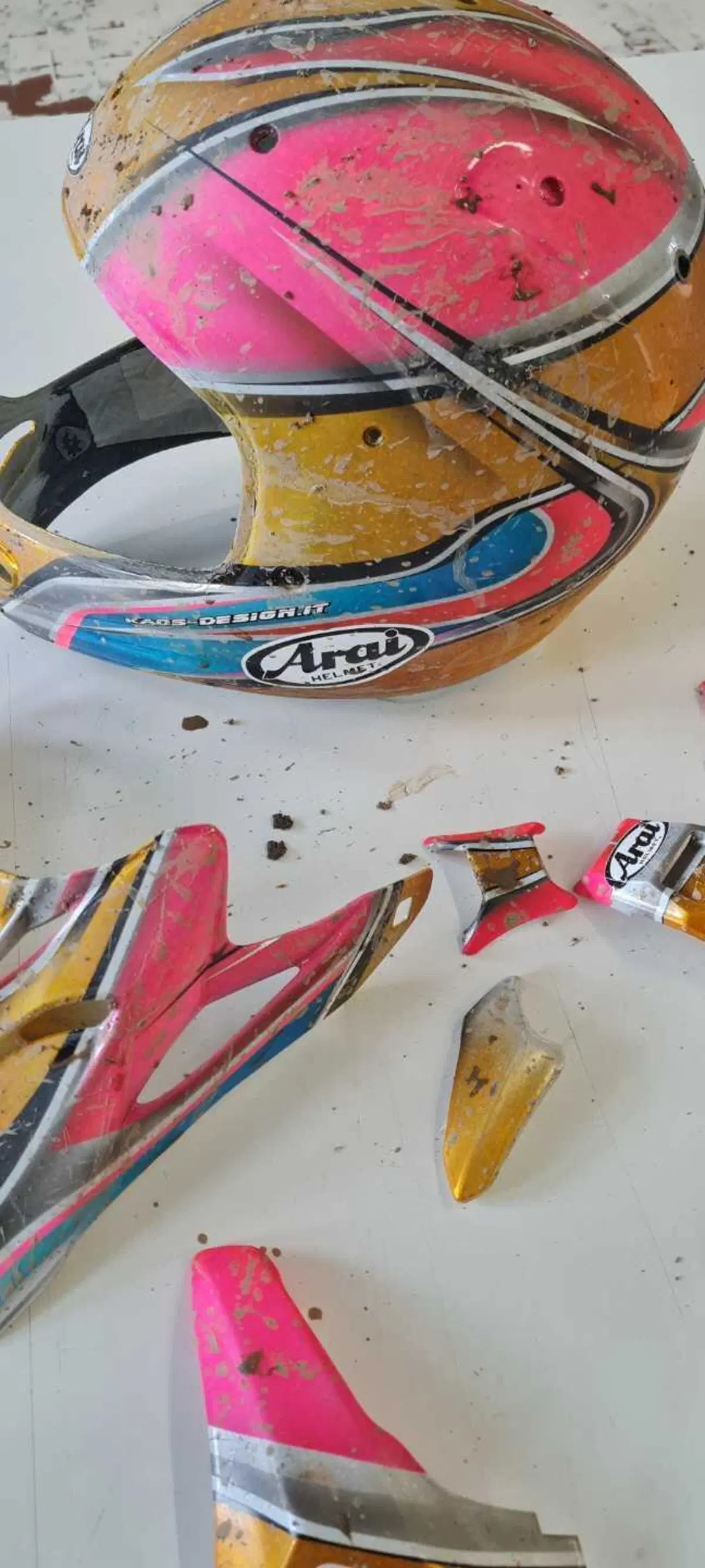 Le fasi di lavorazione del casco (9)