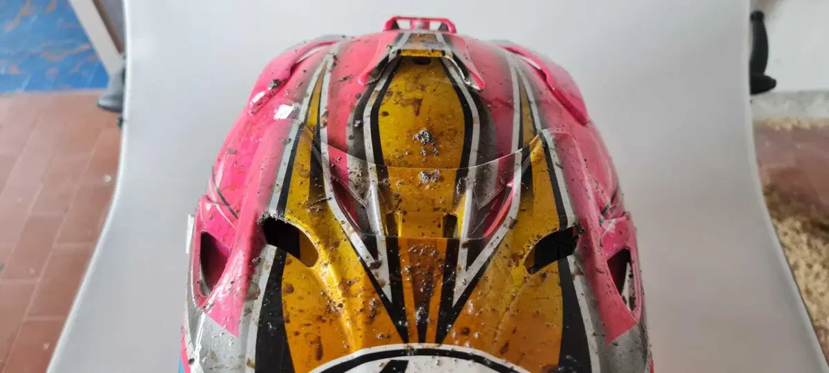 KAOS Design: quando l'aerografo trasforma il casco in pura arte (13)