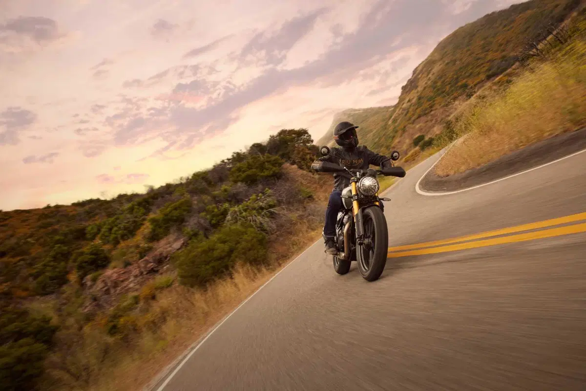 SOTTO EMBARGO. Triumph toglie i veli alla nuova Scrambler 400 X. Di stile ne abbiamo? [VIDEO] (4)