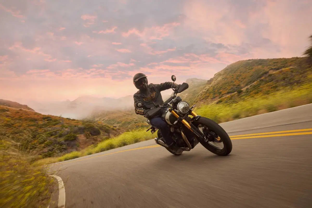 SOTTO EMBARGO. Triumph toglie i veli alla nuova Scrambler 400 X. Di stile ne abbiamo? [VIDEO] (5)