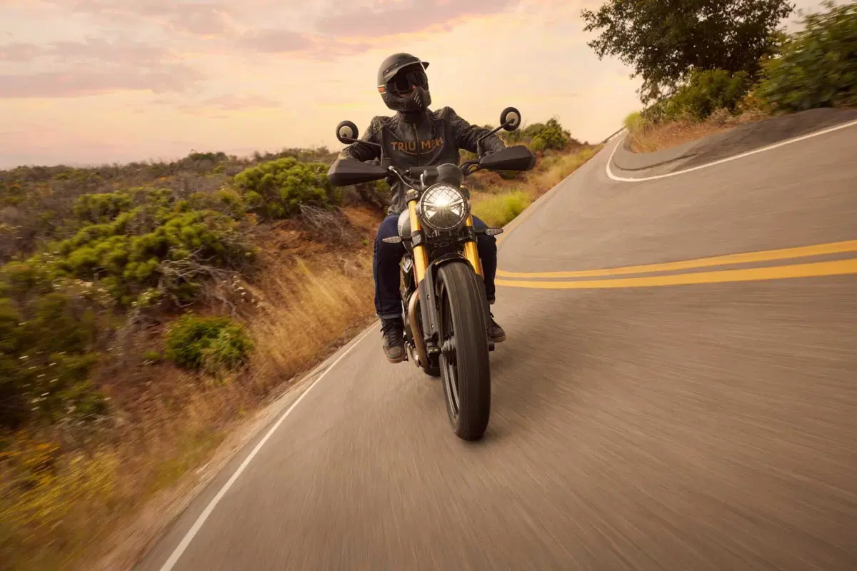 SOTTO EMBARGO. Triumph toglie i veli alla nuova Scrambler 400 X. Di stile ne abbiamo? [VIDEO] (6)