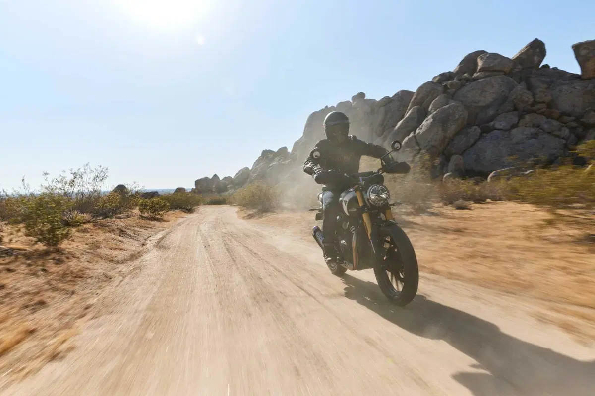 SOTTO EMBARGO. Triumph toglie i veli alla nuova Scrambler 400 X. Di stile ne abbiamo? [VIDEO] (10)