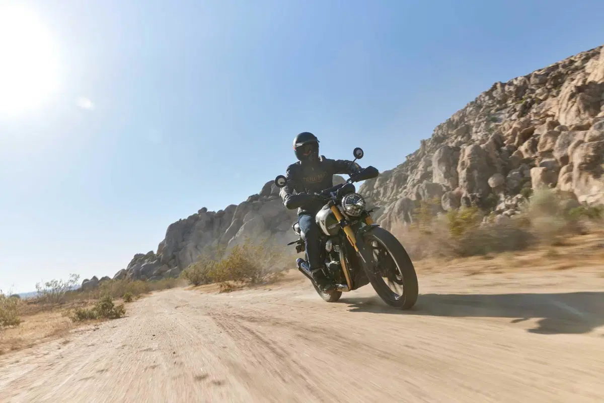 SOTTO EMBARGO. Triumph toglie i veli alla nuova Scrambler 400 X. Di stile ne abbiamo? [VIDEO] (12)