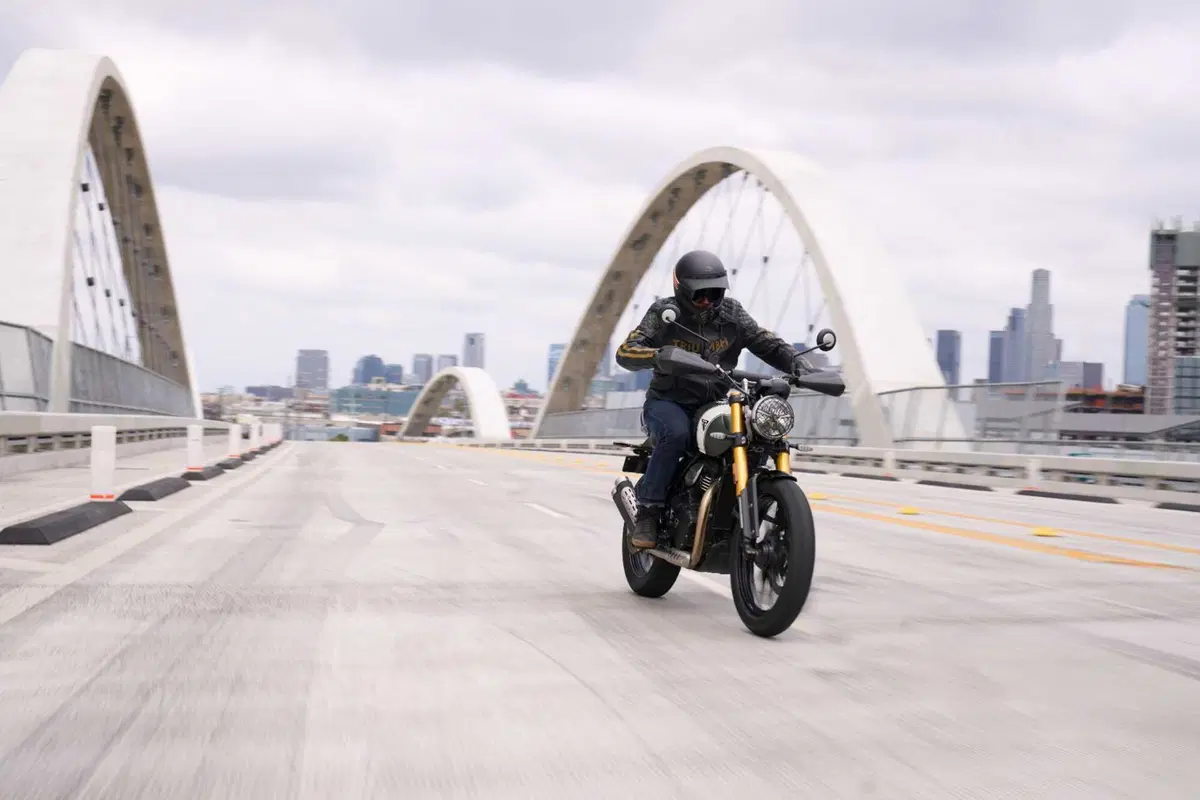 SOTTO EMBARGO. Triumph toglie i veli alla nuova Scrambler 400 X. Di stile ne abbiamo? [VIDEO] (13)