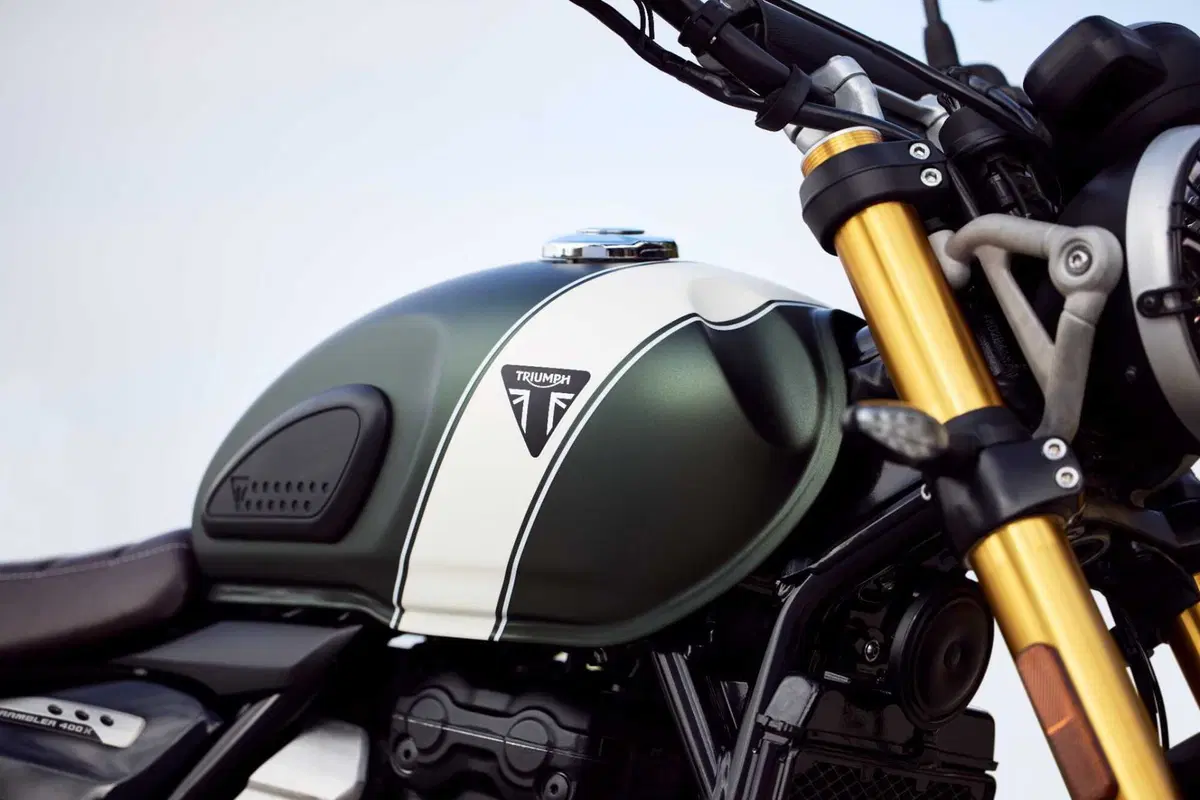 SOTTO EMBARGO. Triumph toglie i veli alla nuova Scrambler 400 X. Di stile ne abbiamo? [VIDEO] (32)