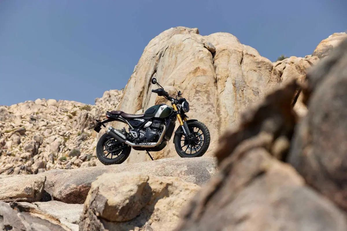 SOTTO EMBARGO. Triumph toglie i veli alla nuova Scrambler 400 X. Di stile ne abbiamo? [VIDEO] (42)