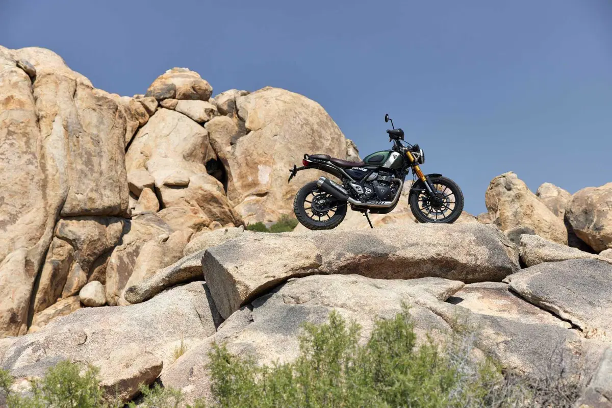 SOTTO EMBARGO. Triumph toglie i veli alla nuova Scrambler 400 X. Di stile ne abbiamo? [VIDEO] (43)