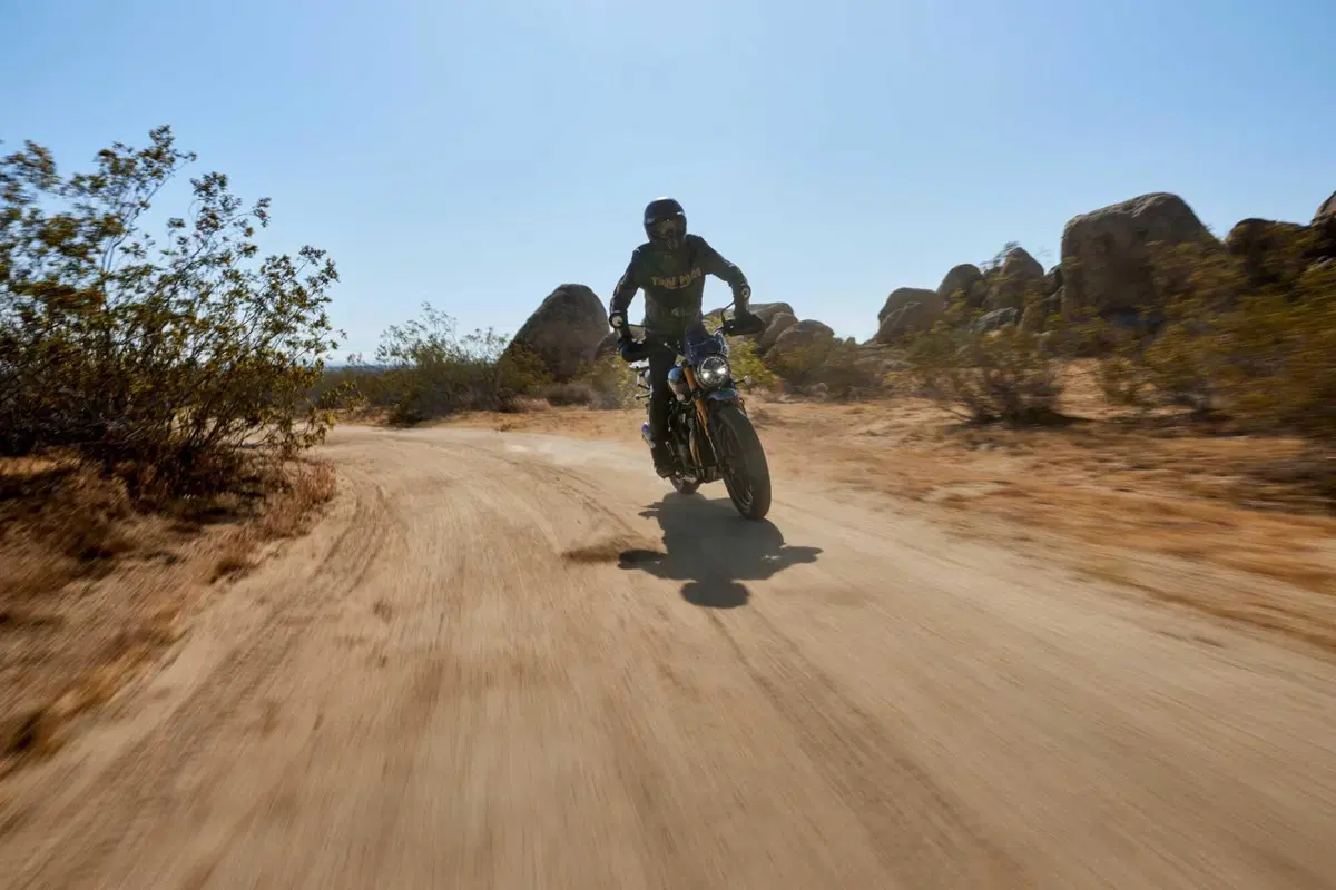 SOTTO EMBARGO. Triumph toglie i veli alla nuova Scrambler 400 X. Di stile ne abbiamo? [VIDEO] (53)