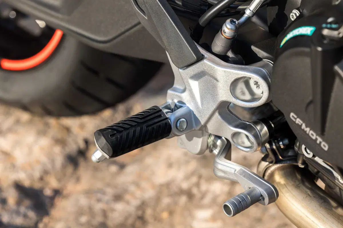 CFMOTO 800NK TEST: guanto di sfida! (5)