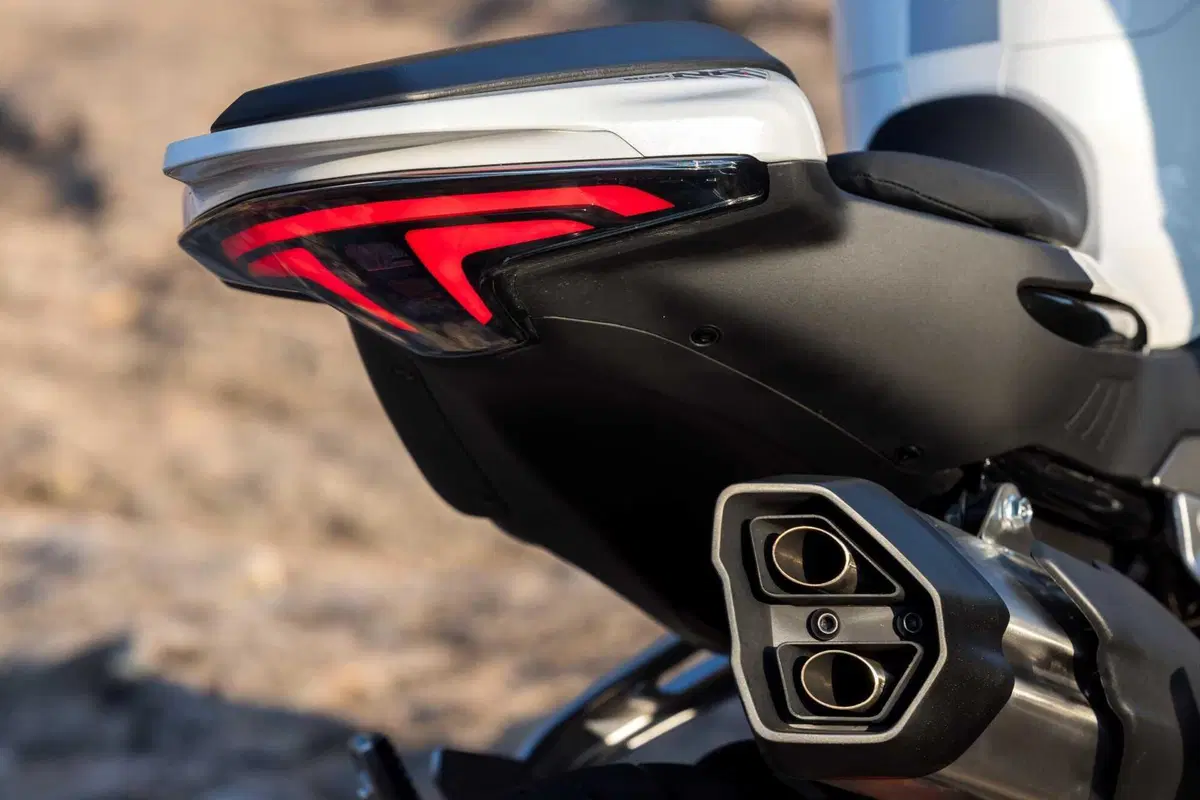 CFMOTO 800NK TEST: guanto di sfida! (7)
