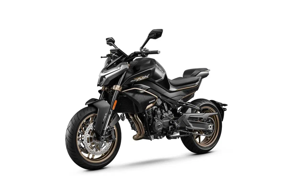 CFMOTO 800NK TEST: guanto di sfida! (8)
