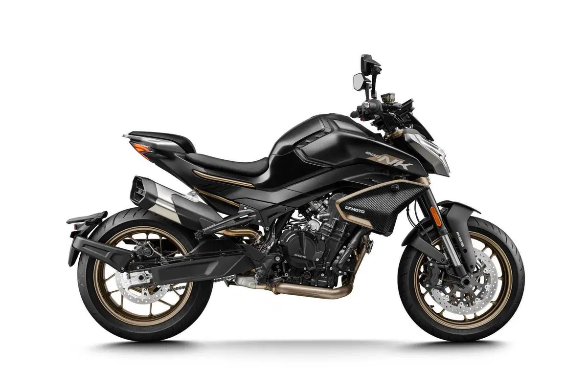 CFMOTO 800NK TEST: guanto di sfida! (10)