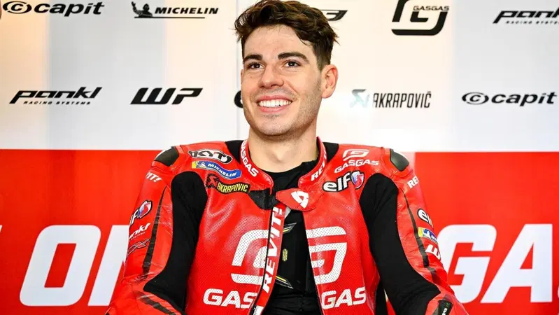 MotoGP 2023. I timori del giovane Augusto Fernandez per il 2024: "S&igrave;, il mio posto in KTM &egrave; in pericolo"