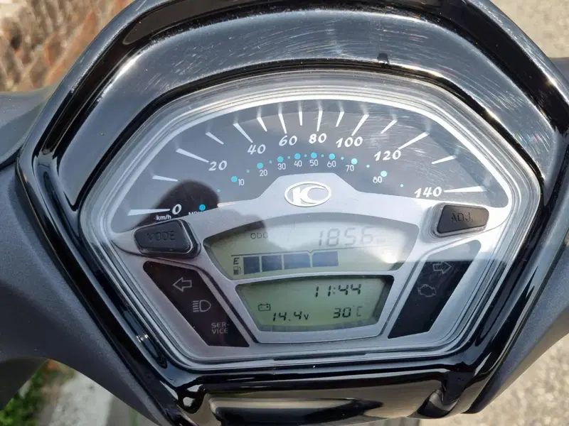 Kymco Like 125 Sport (2021 - 25) (3)