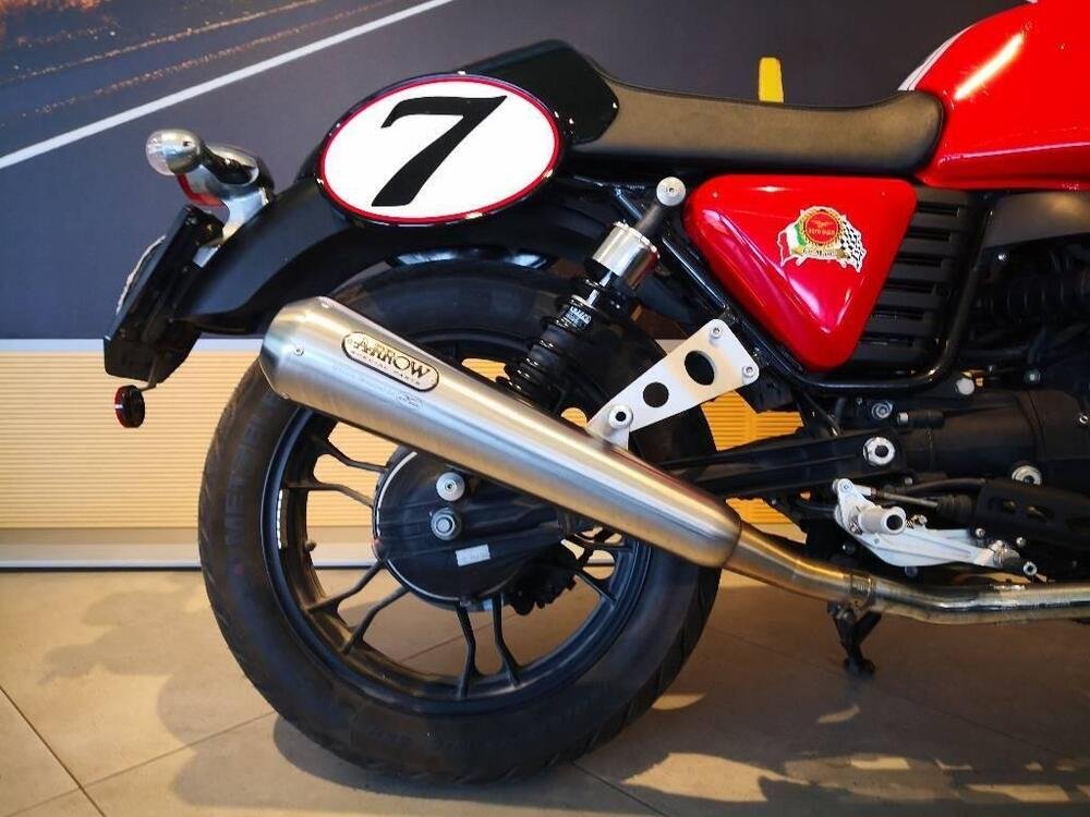 Moto Guzzi V7 Stone (2012 - 15) (5)