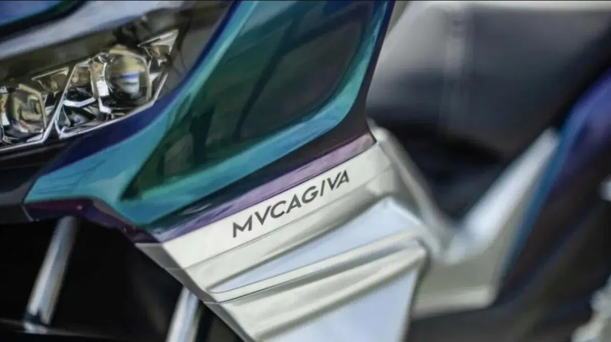 La marca è MVCagiva, ma di italiano ha ben poco: ecco il Crazy Weekend 150 ADV [GALLERY] (5)