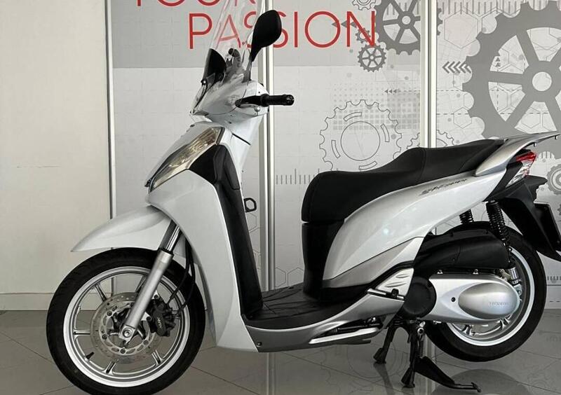 Honda SH 300 i (2011 - 14), prezzo e scheda tecnica 