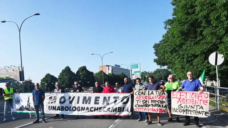 Bologna in protesta: si viaggia a passo d'uomo contro la citt&agrave; 30