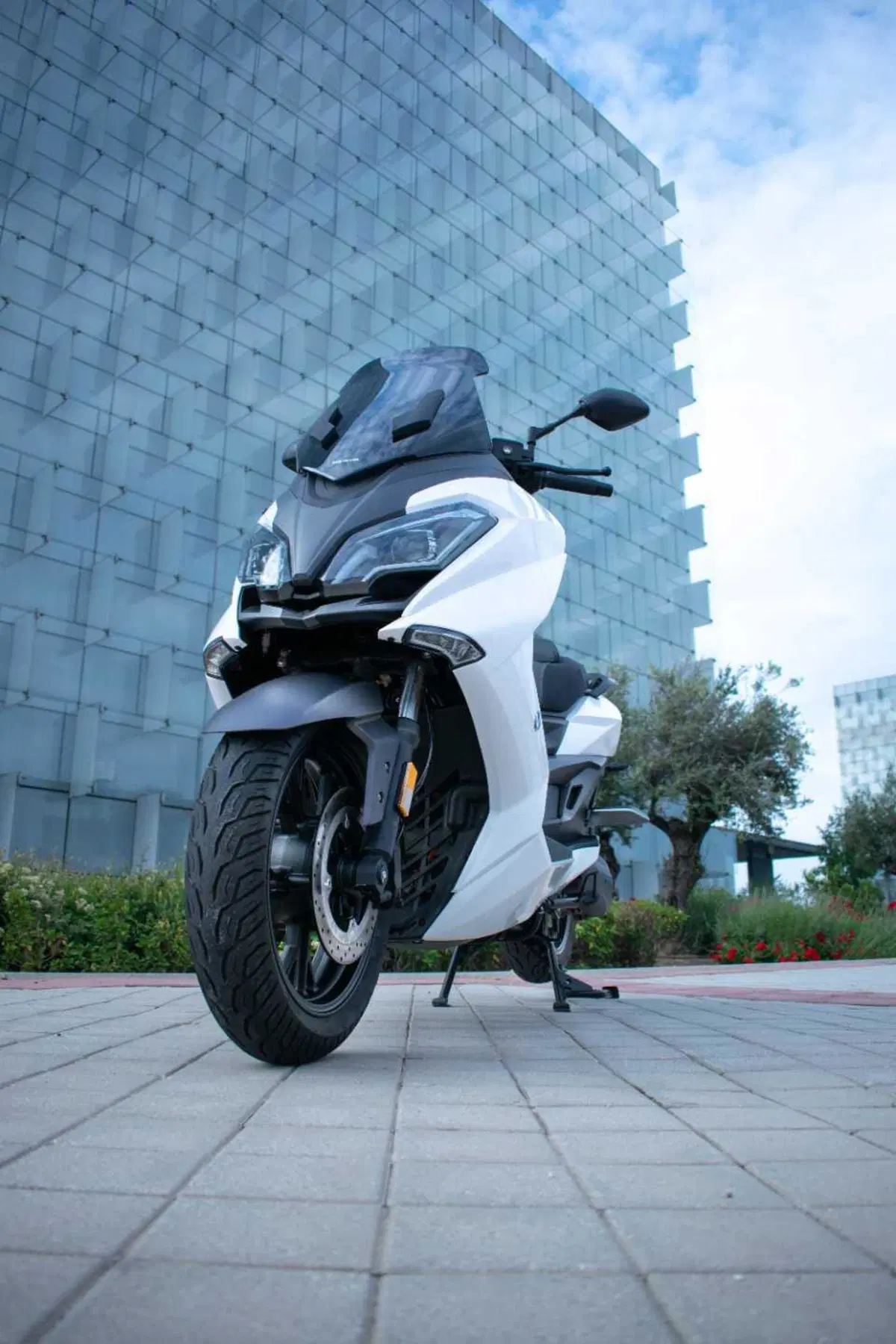 Nerva Exe: abbiamo provato lo scooter elettrico GT con batterie LFP (11)