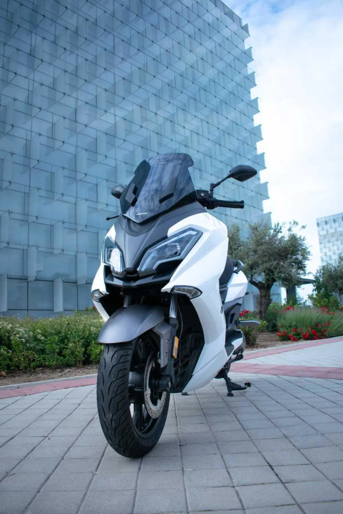 Nerva Exe: abbiamo provato lo scooter elettrico GT con batterie LFP (12)