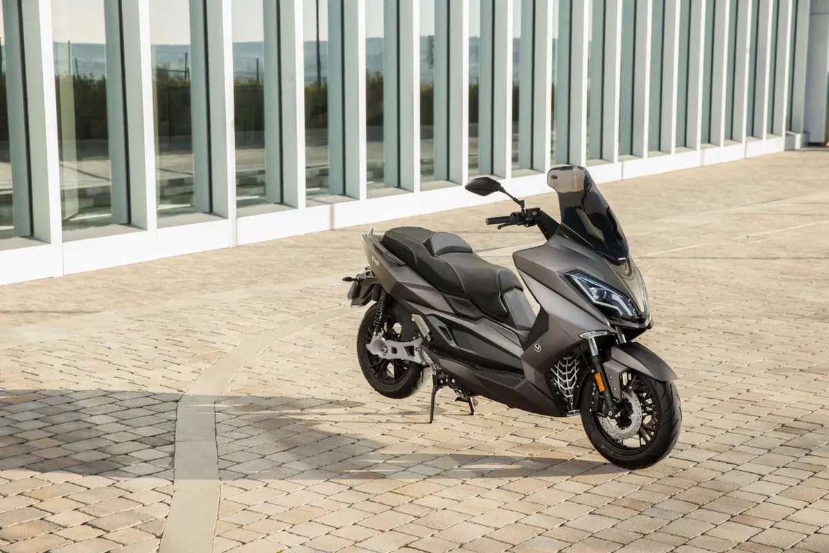 Nerva Exe: abbiamo provato lo scooter elettrico GT con batterie LFP (33)