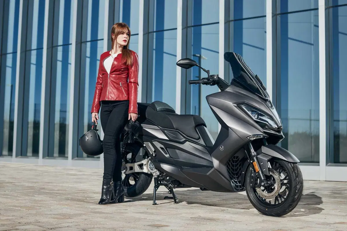Nerva Exe: abbiamo provato lo scooter elettrico GT con batterie LFP (36)