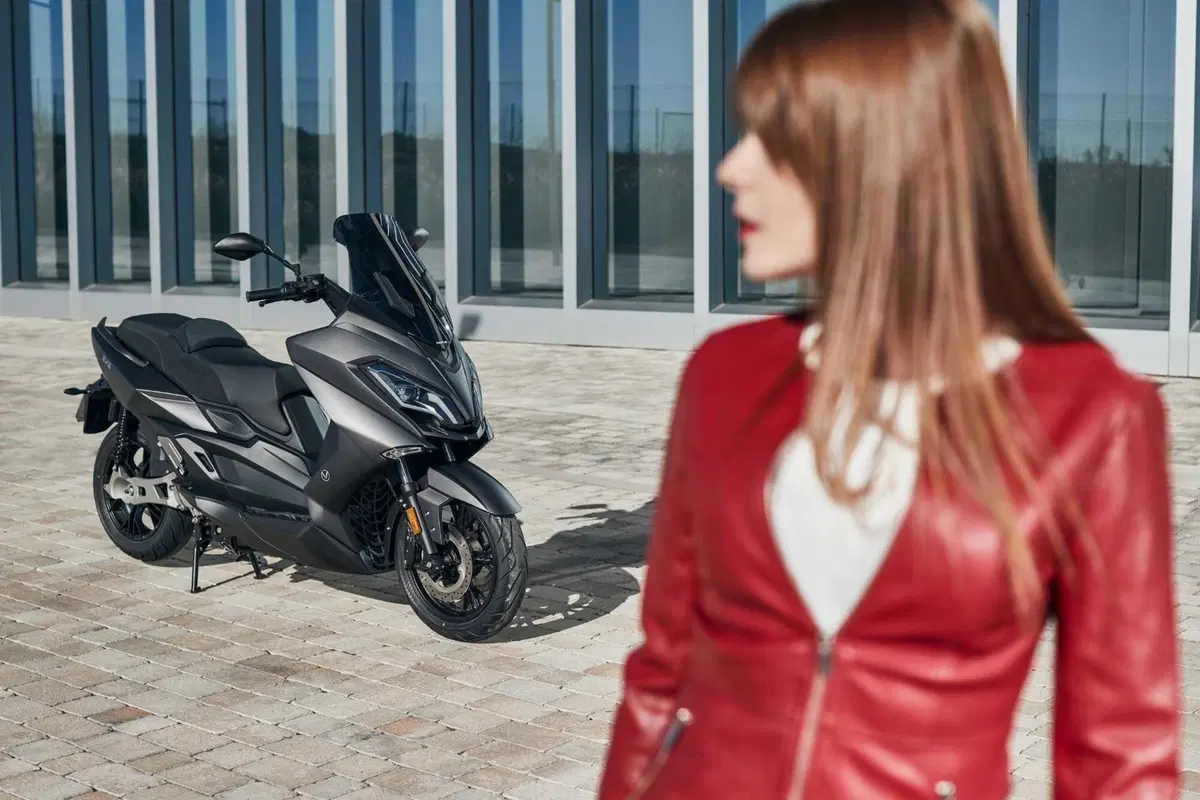 Nerva Exe: abbiamo provato lo scooter elettrico GT con batterie LFP (38)