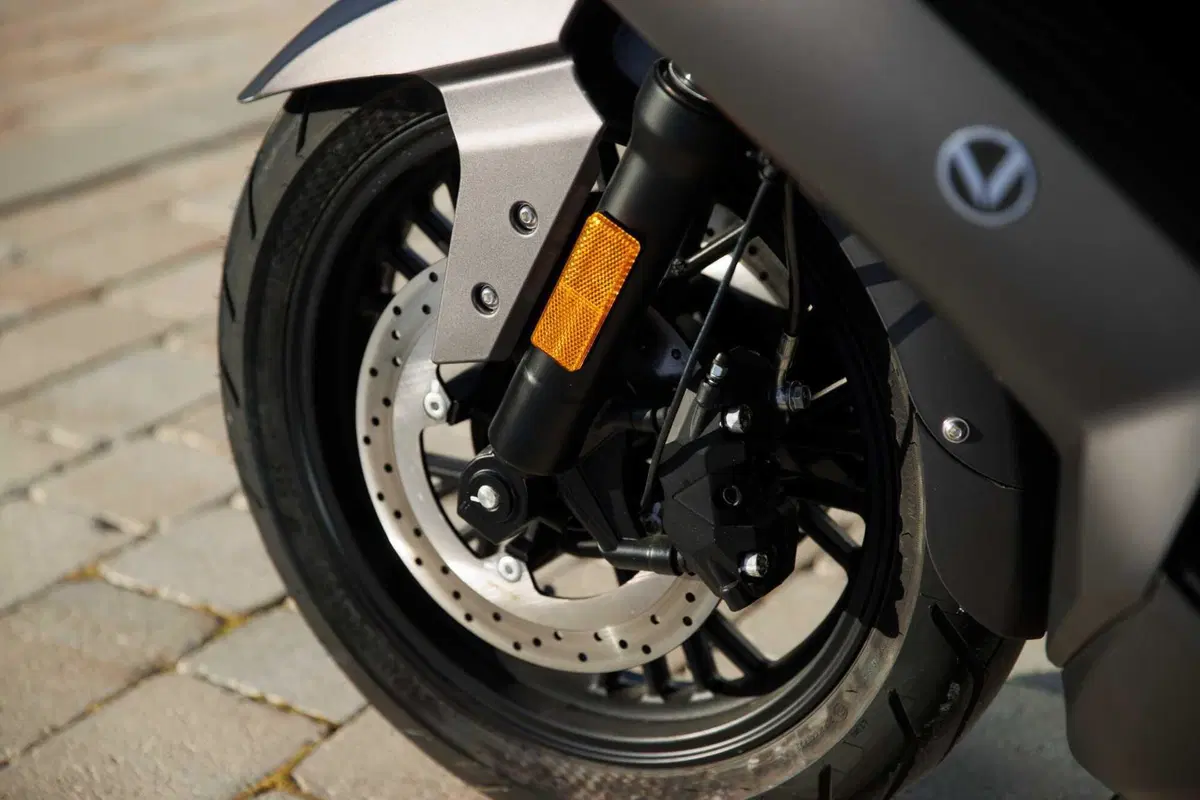 Nerva Exe: abbiamo provato lo scooter elettrico GT con batterie LFP (41)