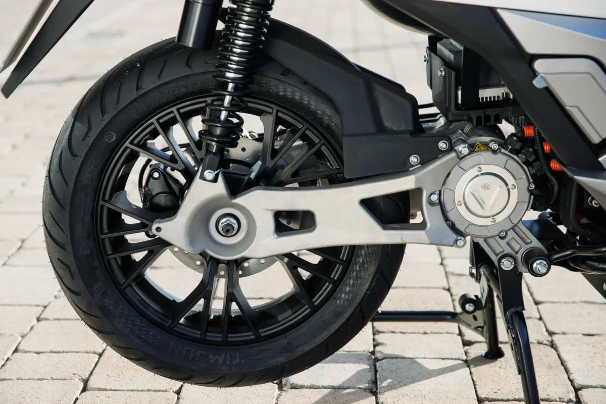 Nerva Exe: abbiamo provato lo scooter elettrico GT con batterie LFP (42)