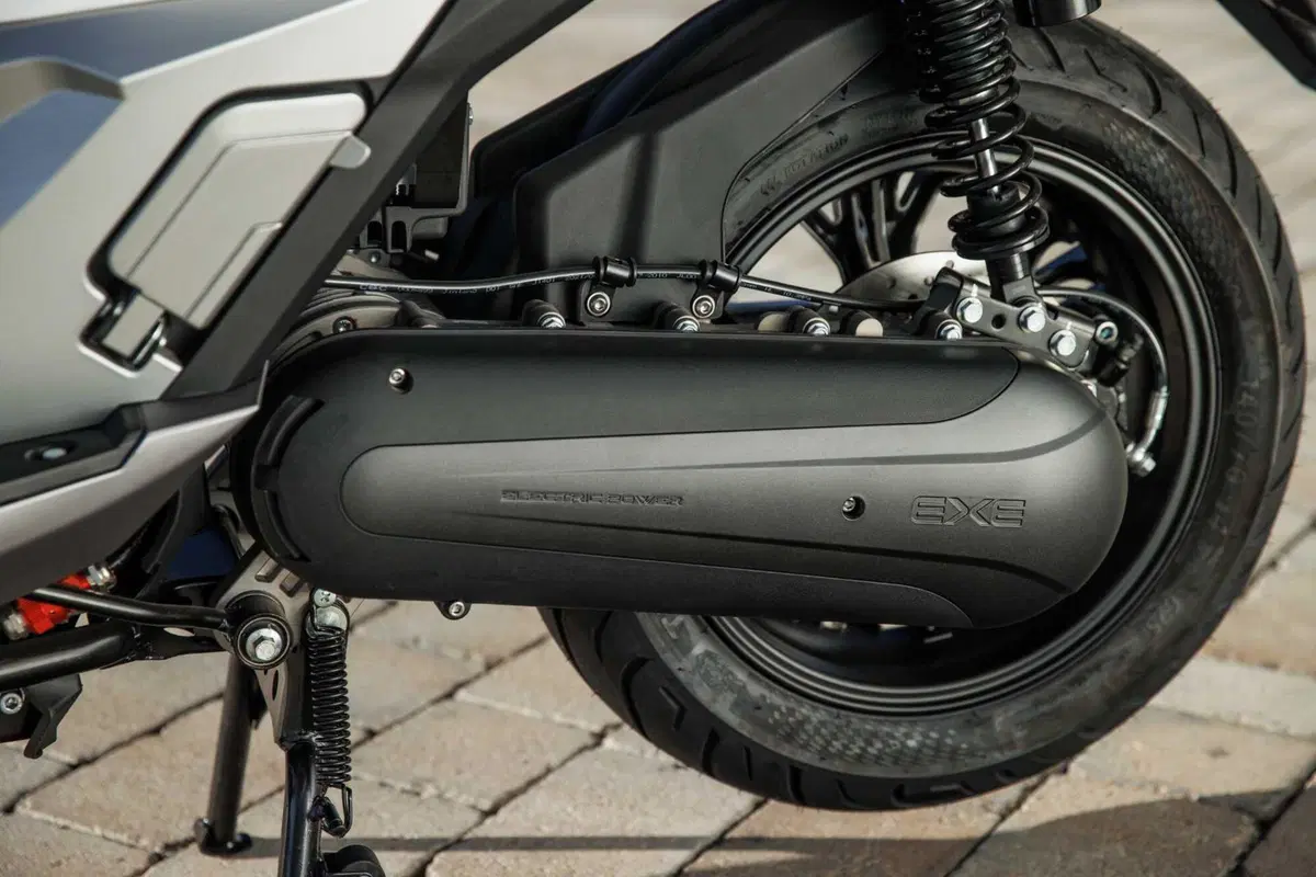Nerva Exe: abbiamo provato lo scooter elettrico GT con batterie LFP (45)