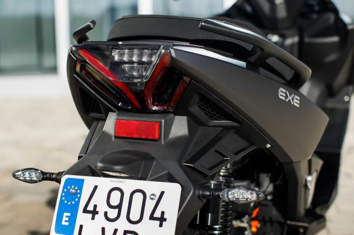 Nerva Exe: abbiamo provato lo scooter elettrico GT con batterie LFP (48)