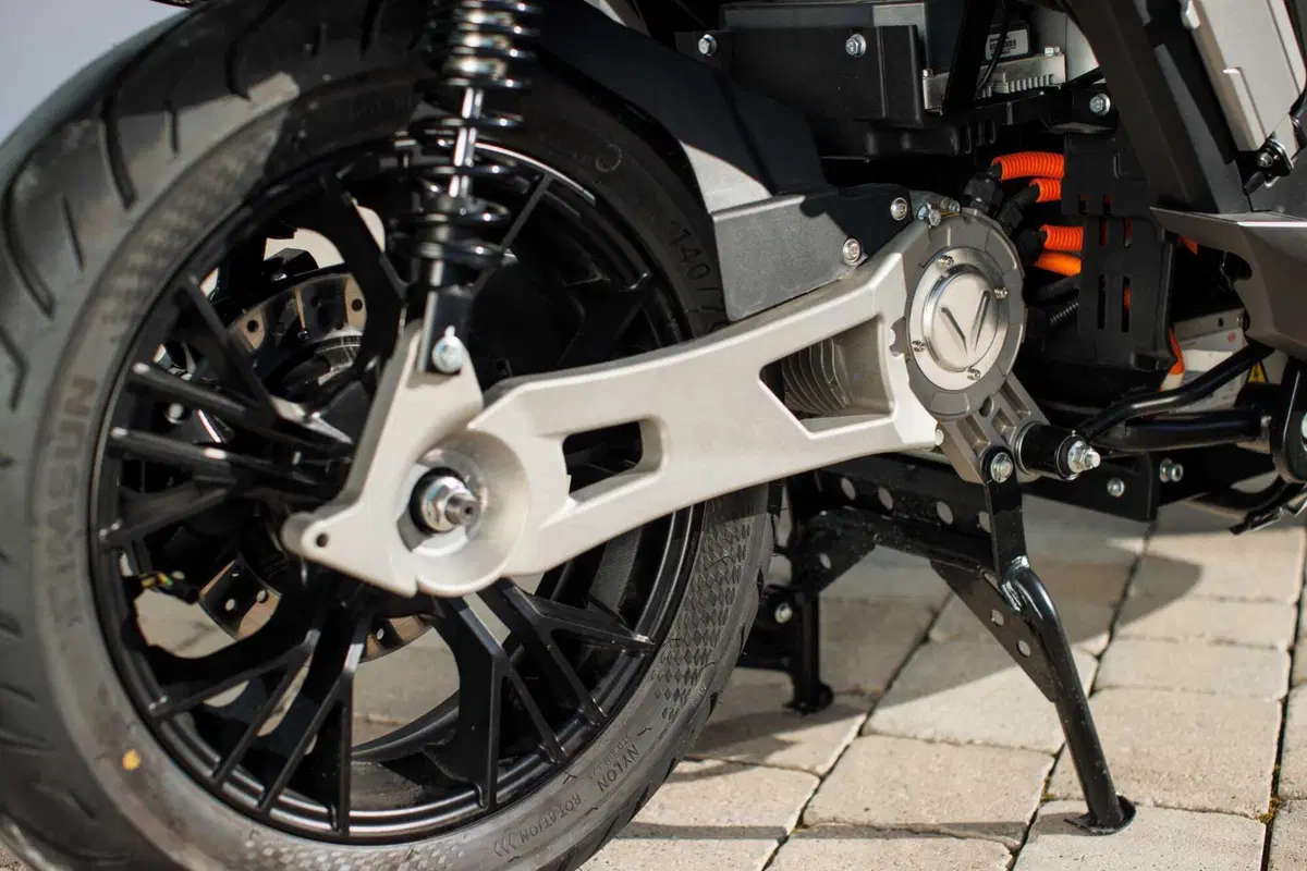 Nerva Exe: abbiamo provato lo scooter elettrico GT con batterie LFP (55)