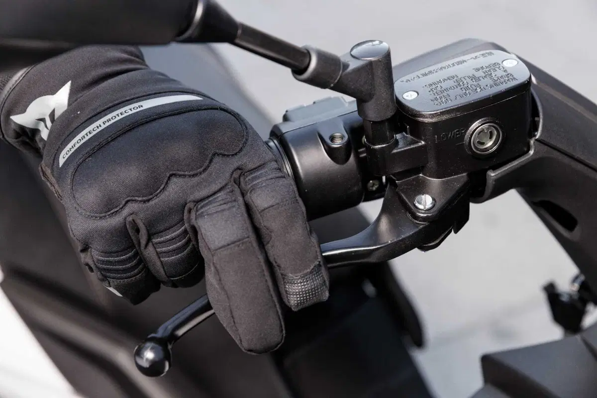 Nerva Exe: abbiamo provato lo scooter elettrico GT con batterie LFP (64)