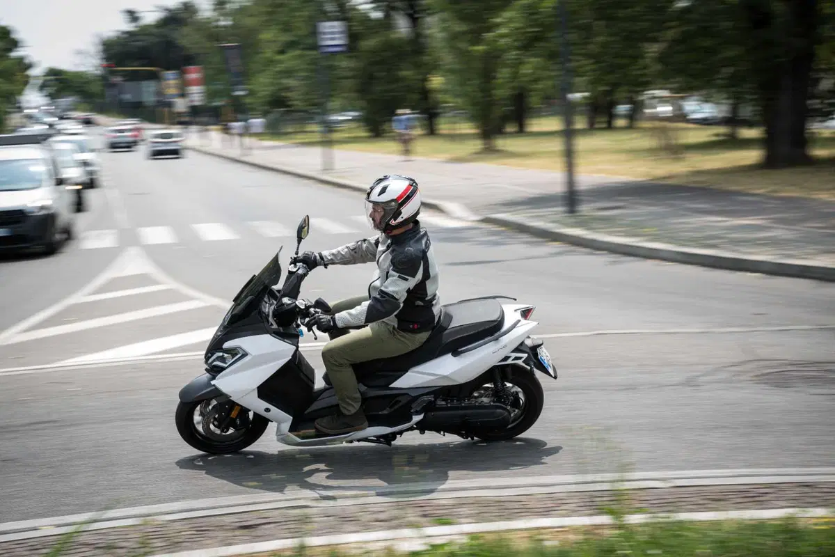 Nerva Exe: abbiamo provato lo scooter elettrico GT con batterie LFP (68)