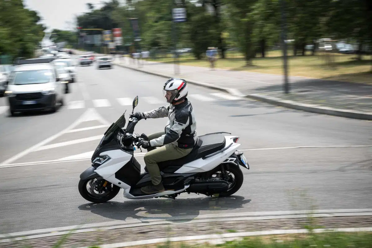 Nerva Exe: abbiamo provato lo scooter elettrico GT con batterie LFP (69)