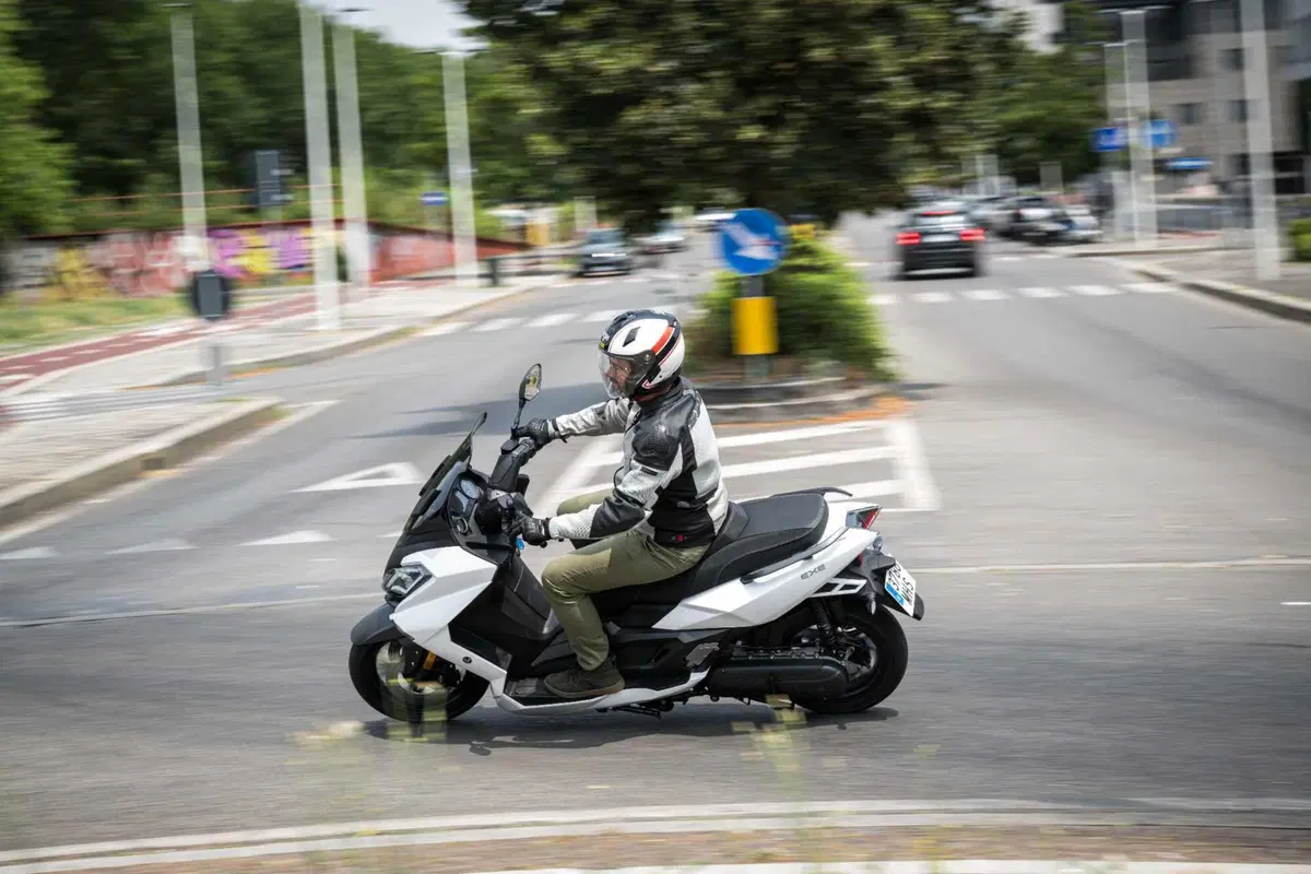 Nerva Exe: abbiamo provato lo scooter elettrico GT con batterie LFP (72)