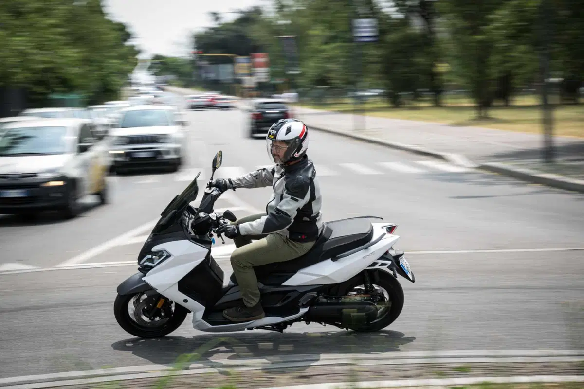 Nerva Exe: abbiamo provato lo scooter elettrico GT con batterie LFP (75)