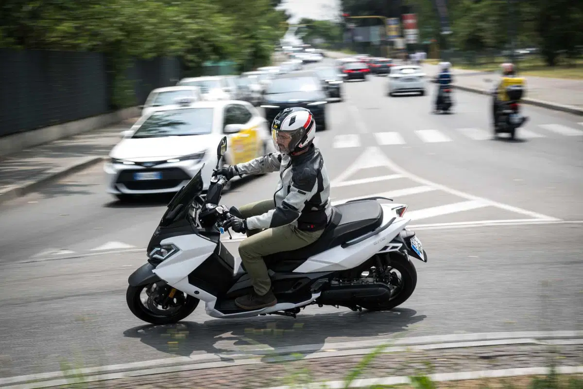 Nerva Exe: abbiamo provato lo scooter elettrico GT con batterie LFP (78)