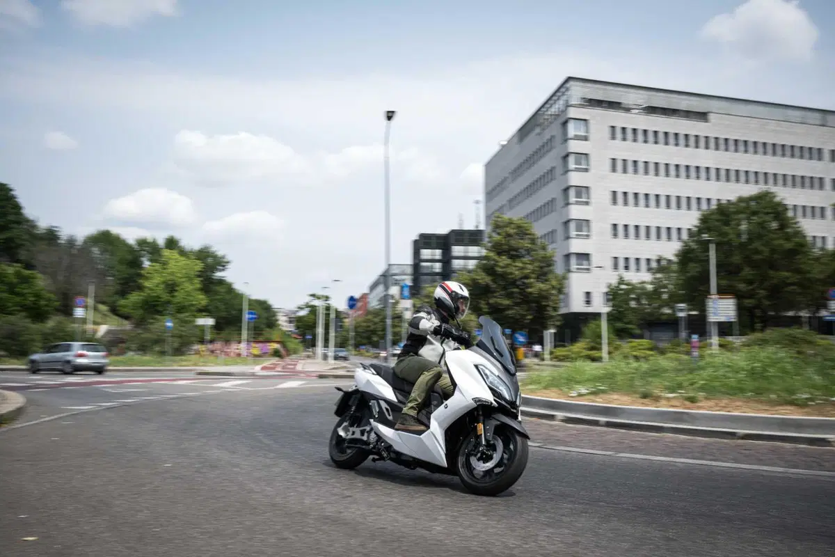Nerva Exe: abbiamo provato lo scooter elettrico GT con batterie LFP (79)
