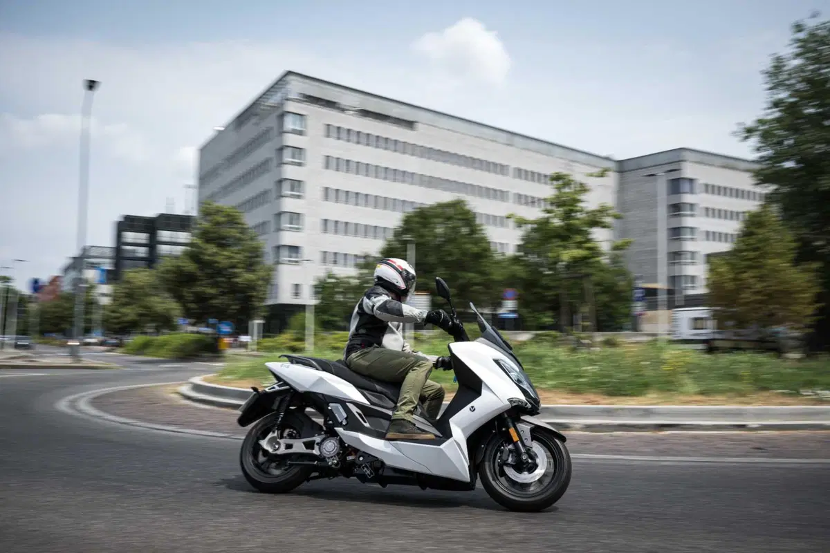 Nerva Exe: abbiamo provato lo scooter elettrico GT con batterie LFP (82)