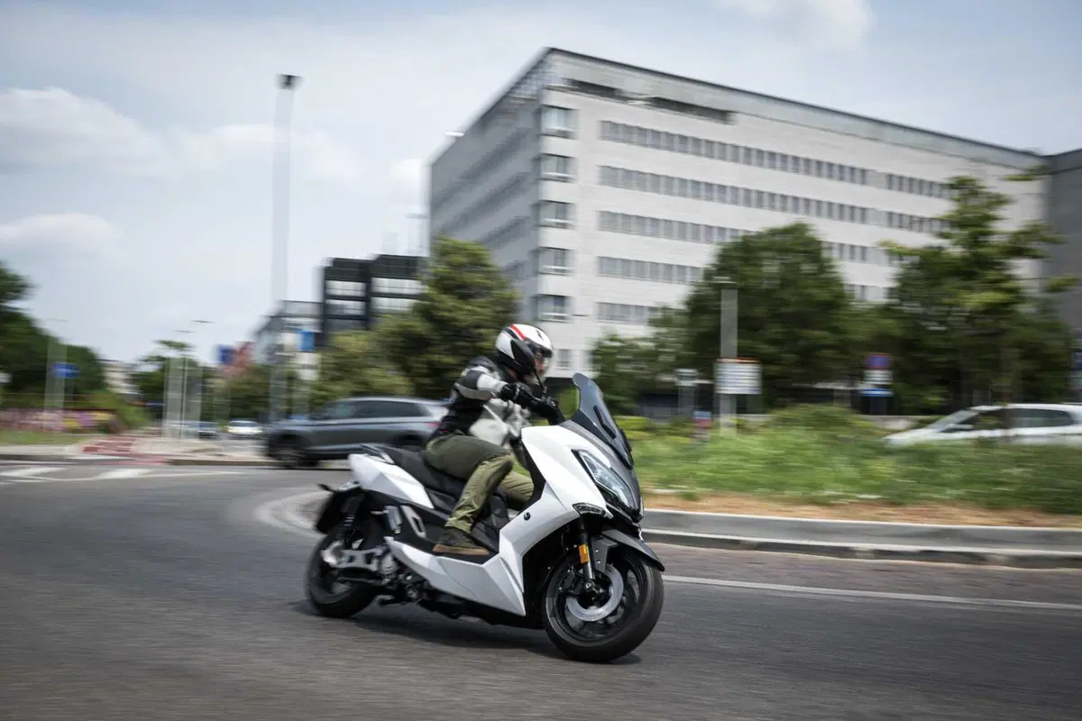 Nerva Exe: abbiamo provato lo scooter elettrico GT con batterie LFP (85)