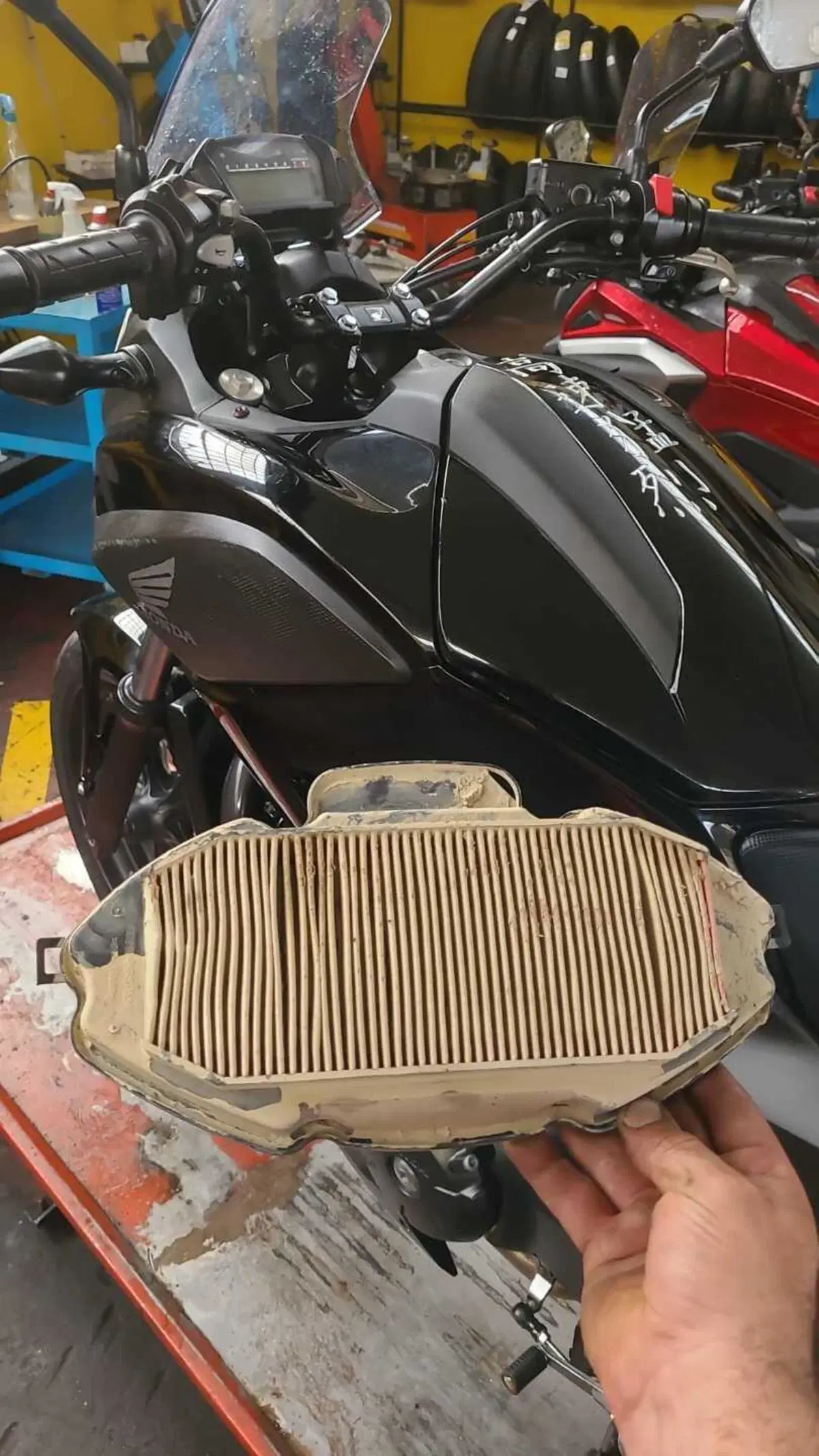 A Imola, per recuperare le moto alluvionate [VIDEO e GALLERY] (4)
