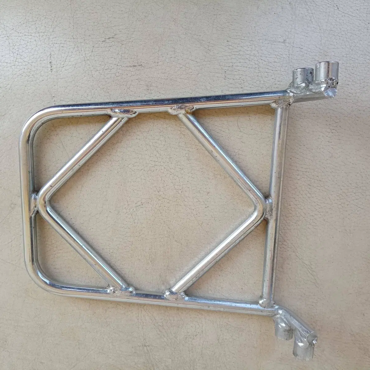 Portapacchi per schienale per Yamaha Virago XV 53 (2)