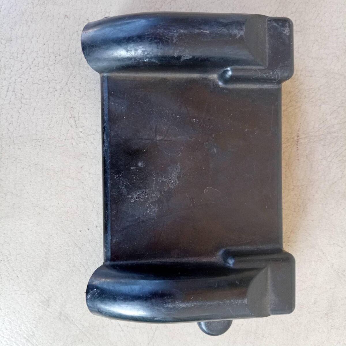 Vendo Coperchio Batteria per Yamaha Virago XV 535 Yamaha a Rimini