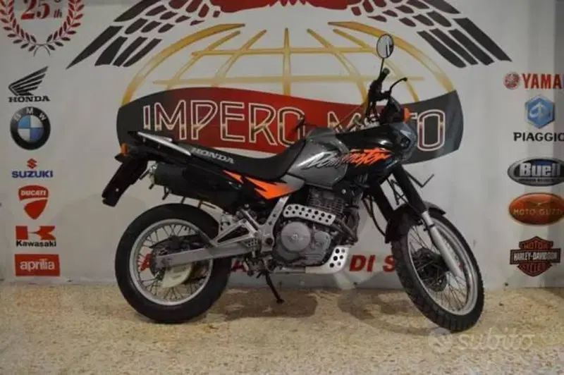 Honda NX 650 Dominator (1988 - 90) (3)