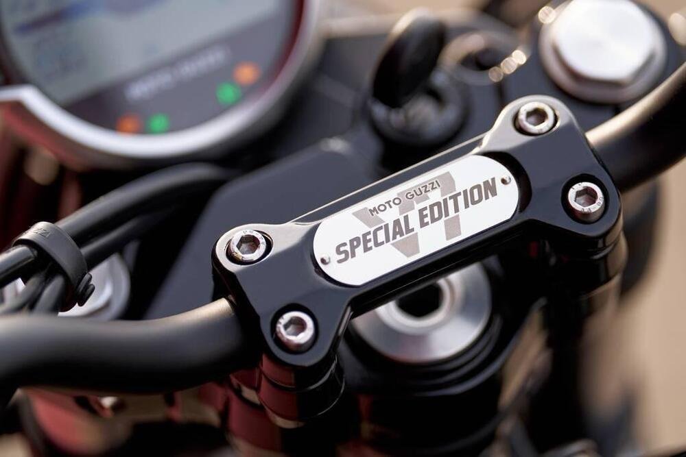 Moto Guzzi V7 Special Edition (2022 - 24) (5)